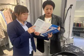 春风行动积极干 银行外拓效果佳——浦发银行太原羊市街支行开展外拓营销活动图片