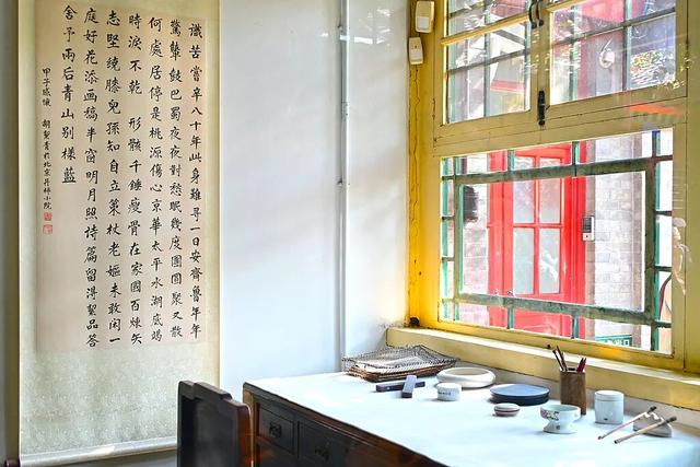 老舍故居的柿子	，凭什么成了今年秋日顶流？