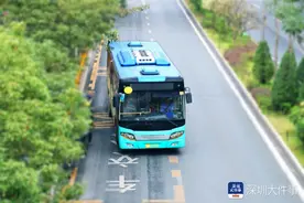 深圳新能源公交车以旧换新，不分车型大小统一每辆补贴8万元图片