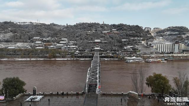 图集丨兰州邂逅今冬首场浪漫雪景