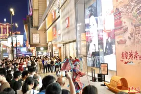 长沙倍儿“有戏” 靖港古镇燃沸五一商圈图片