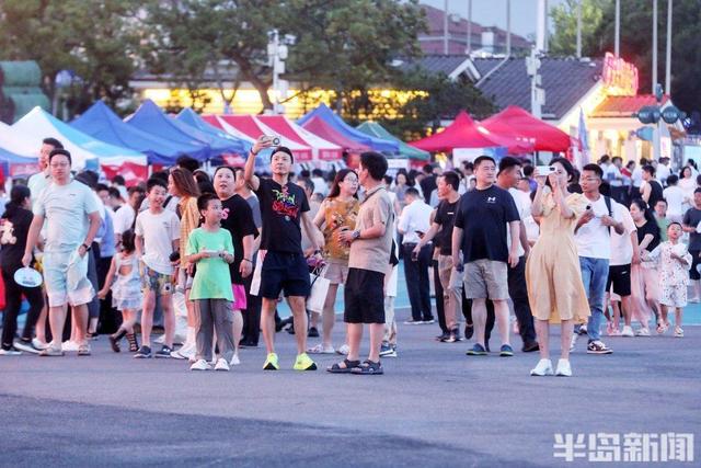 夏夜人潮涌，在这里啤酒与星光同醉