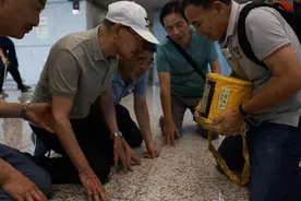 感人现场！台湾“灵魂摆渡人”中秋前再送亡故老人骨灰回大陆图片
