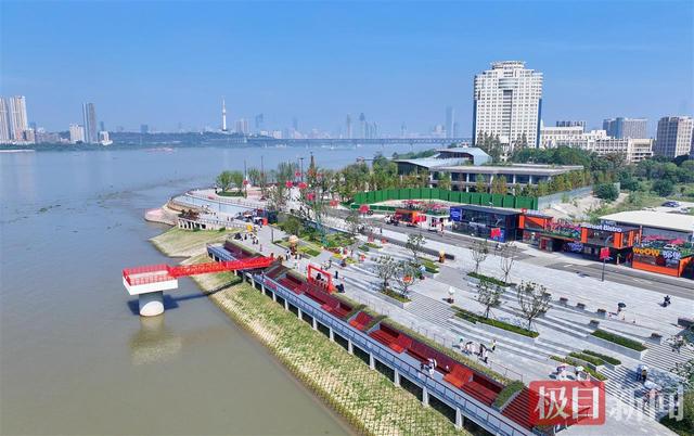 把最佳观江位做成“路边VIP”，武汉这个新公园太贴心了！