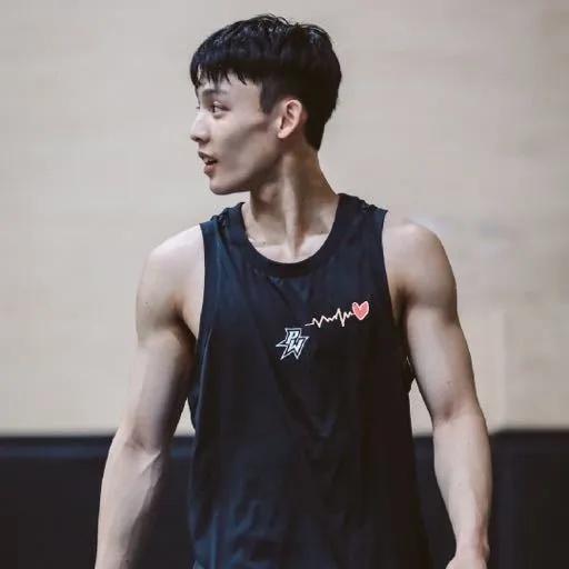 网友称男篮徐杰赌球欠数百万赌债，徐杰方发声明回应：出轨、赌球、使他人怀孕皆为造谣