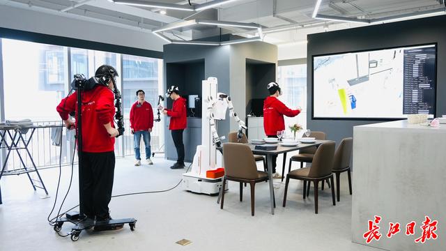 武汉开了家“机器人学校”，仿真训练场为机器人“培训上岗”