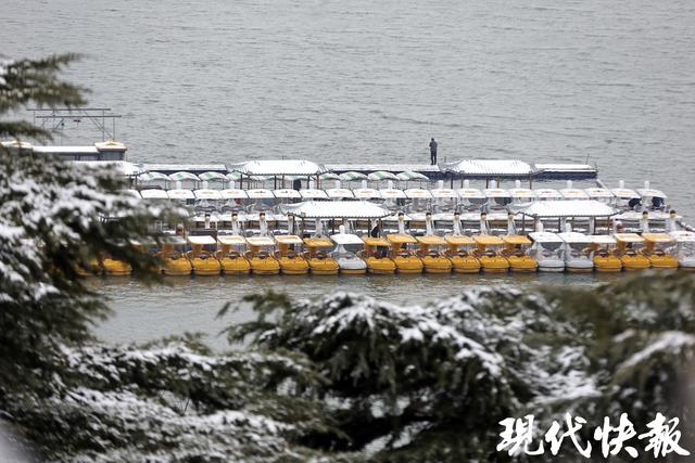 南京雪后，一不小心拍到了“地理课本封面”