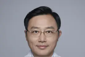 十年“尴尬病”，一朝被治愈！青岛市中心医院这项手术根治面肌痉挛图片