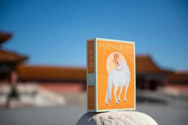 每年在故宫排大队的年轻人，可能不是来逛的......