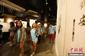 从舌尖到心头：美国华裔青少年体验“一座来了就不想走”的城市图片