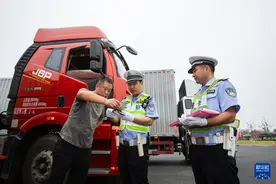 把忠魂镌刻在大路上——追忆江苏省常州市公安局交警支队民警李忠图片