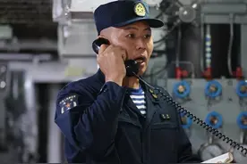 为战舰驰骋远海大洋保驾护航图片