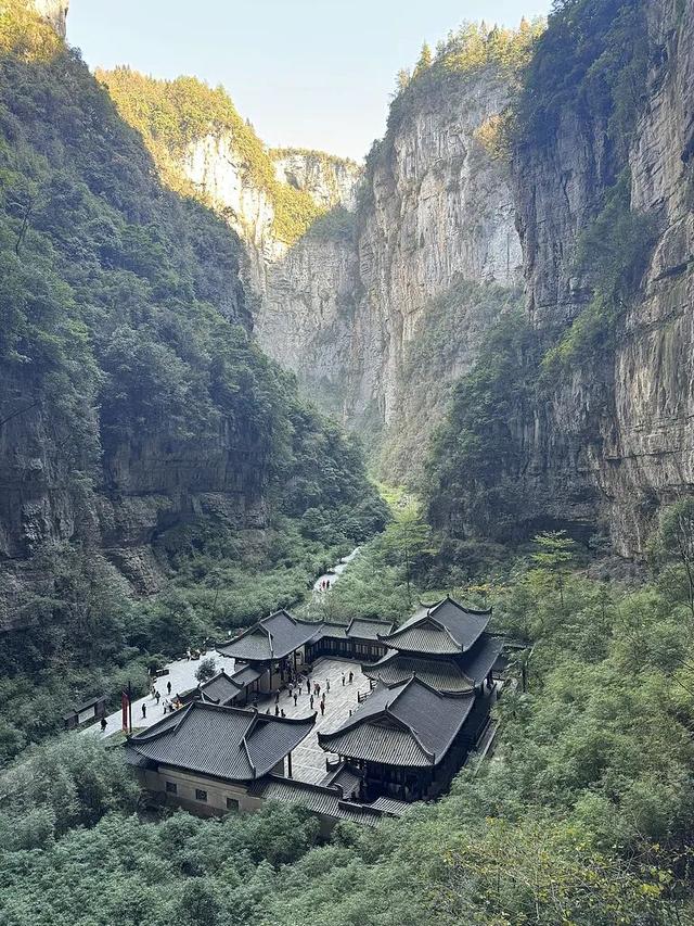 中国最诗意的小城，藏在三峡之巅