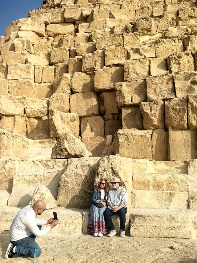 晚潮｜吉萨平原上的背影