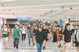 自港澳进境居民旅客携带行李物品免税额叠加提高至1.5万元，8月起推广至全部进境口岸图片