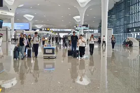 杭州空港口岸去年出入境人流量突破470万人次图片