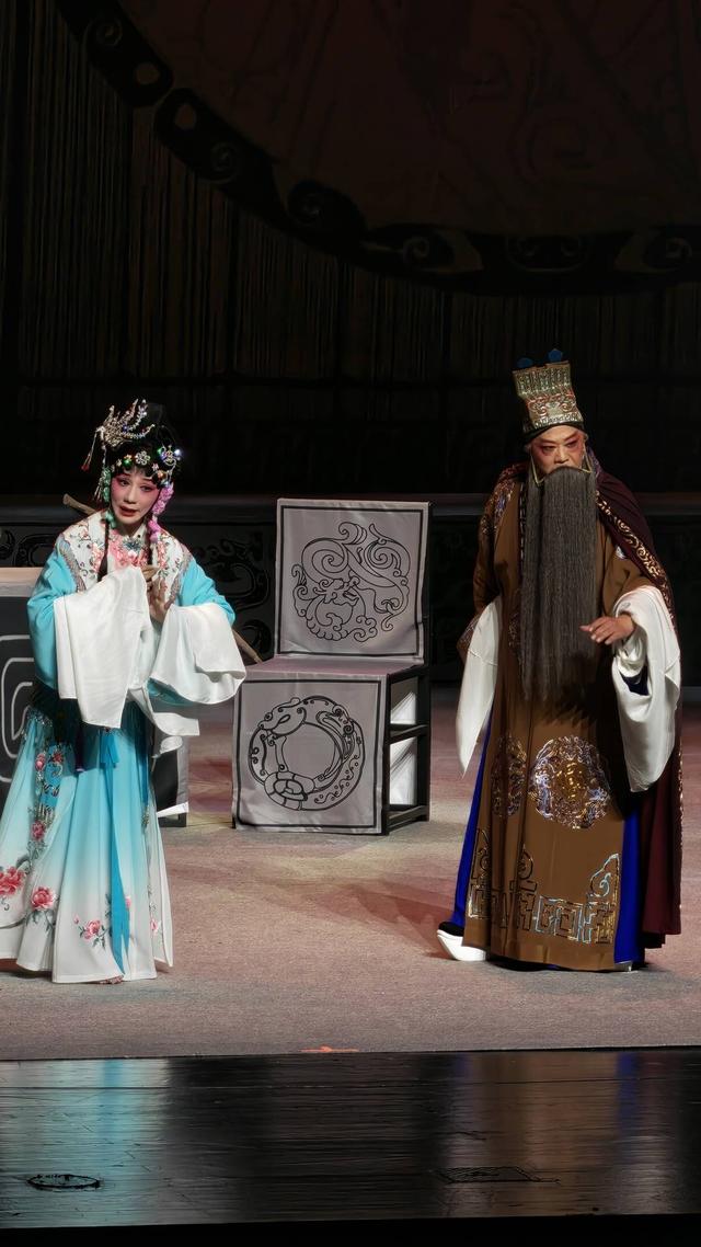 近60年未演！“梅花”刘谊领衔川剧《连环计》演绎三国美学