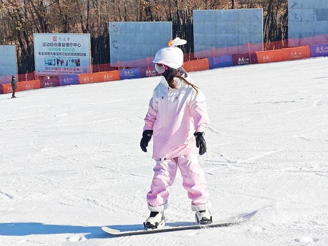 吉林各大雪场陆续迎客 新雪季文旅融合再深化