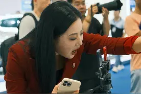 悦驾乐拍|来一组高颜值车模，帅哥靓女太养眼图片