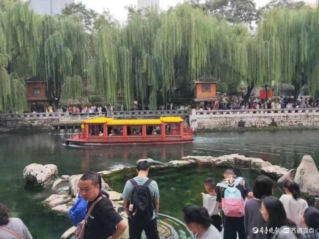 双节拍 | 国庆节，环城公园游人如织