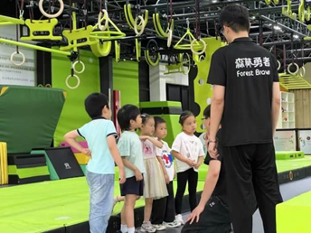 在这座“手作村落”里，让时间慢下来，让心暖起来