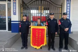 找手机、捡娃、找车，临清公安春风中送温暖图片