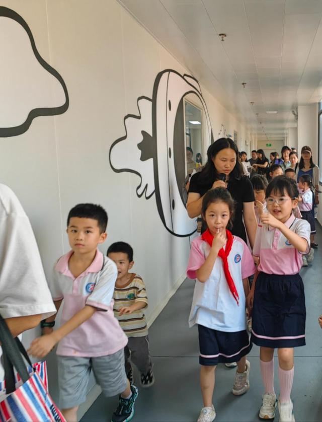 甜蜜动手做，幸福满载归：长沙市实验小学2317班清荷读书会糖果工厂之旅