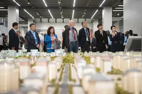 百余名外国友人见证雄安现代化新篇章图片