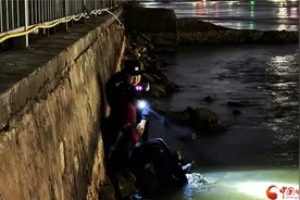 【甘快看】兰州：女子酒后跳河轻生 民警“缓兵”将其救回图片