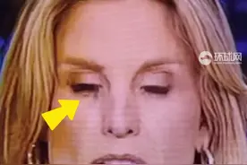 外媒：美国一女主播播报时吞了一只苍蝇，坚持播报，引发网友关注图片