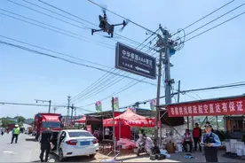 “翼云雄鹰”出动 山亭公安“空中+地面”护航樱桃丰收季图片
