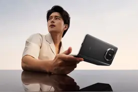 如何拥有一张完美人像照片？快来了解下华为Mate X5的AI云增强功能图片