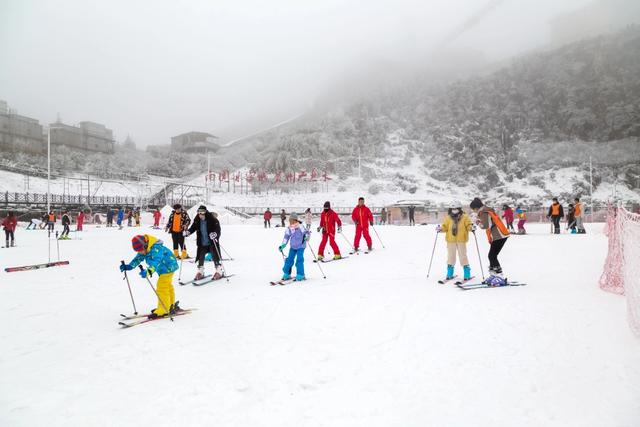 温泉+冰雪谱写冰火交响曲 六盘水打造冬季旅游新场域