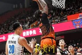 京鲁大战山东男篮笑到最后，北京队主教练赛后“话里有话”图片