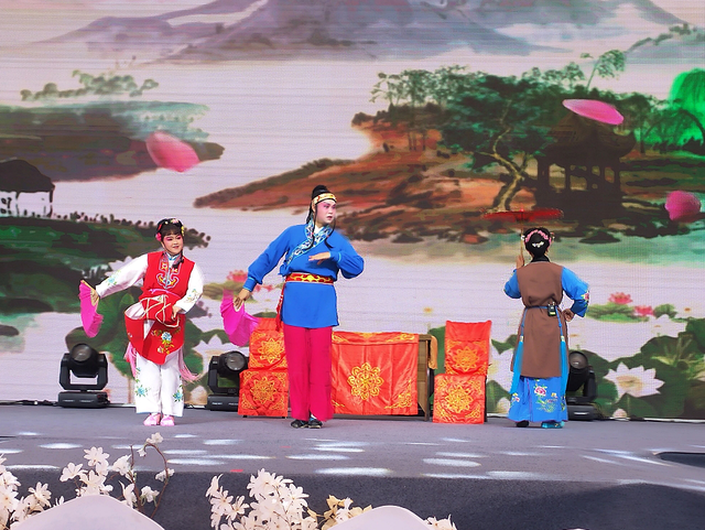 昆明跨年“潮燃”来袭丨官渡区：音乐狂欢、戏曲雅韵……文旅盛宴开启幸福新年