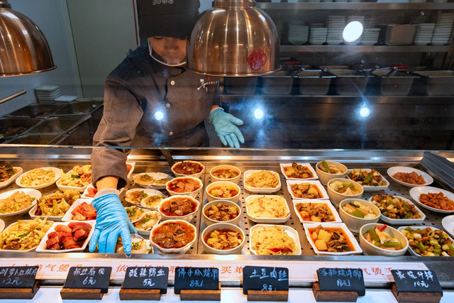 售价3元至12元，年轻人为何抢着去博物馆“干饭”？