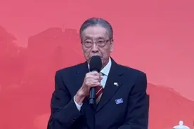 日本籍八路军老战士小林清之子发言：“反对战争 坚持和平”