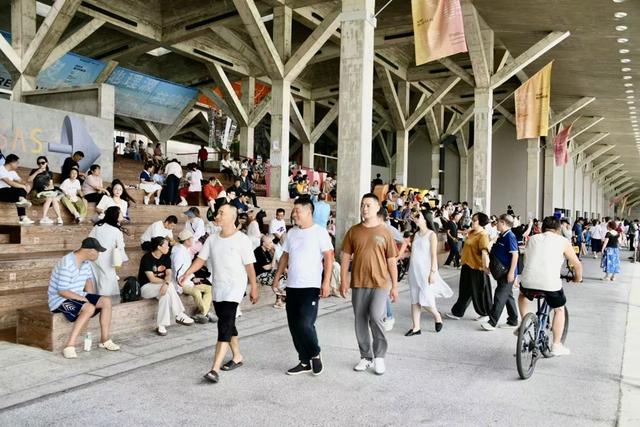一天玩不够！长假期间，上海这个地方景区商圈人气爆棚、酒店近乎满房