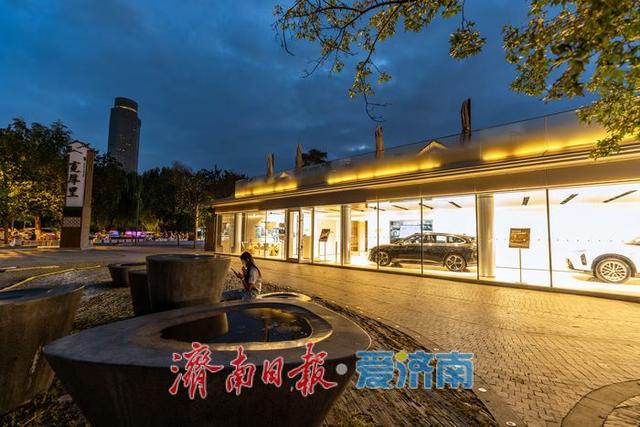 一年四季 泉在济南丨济南宽厚里：夜幕下的璀璨烟火人间