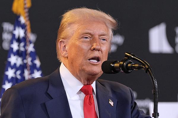 特朗普称与普京会晤失败风险为25%