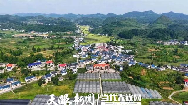 从红色记忆到田园乡愁，从非遗打铁花到潮流音乐节——国庆中秋播州文旅绘就“古今红绿”梦幻长卷