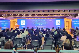 AI+教育转型，江汉区打造“智能教育”卓越标杆图片