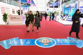 共话中国经济新机遇 | 力拓集团首席商务官兼中国区主席白睿明：中国对维护全球供应链韧性和稳定至关重要图片