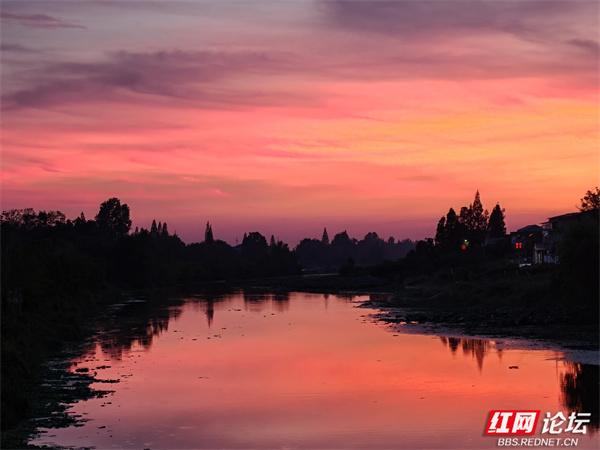 骑行夜归记：安乡大石公路的晚霞，是今日份治愈