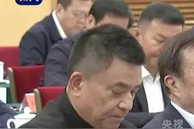 坐在第一排的“90后”引关注！这场超高规格座谈会，释放新信号图片