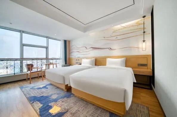 免费接驳、专属送机、优惠折扣、专享礼遇……酒店专属福利来了！“星星们”快码住→