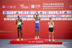 非洲选手包揽2024北京马拉松男、女冠军图片