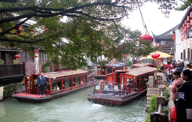 江苏苏州：古街周末人气旺