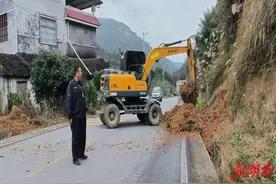 龙山县路域环境整治见成效图片