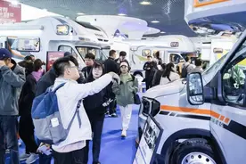 花几十万甚至上百万买辆房车去旅行到底值不值？先看了再说图片